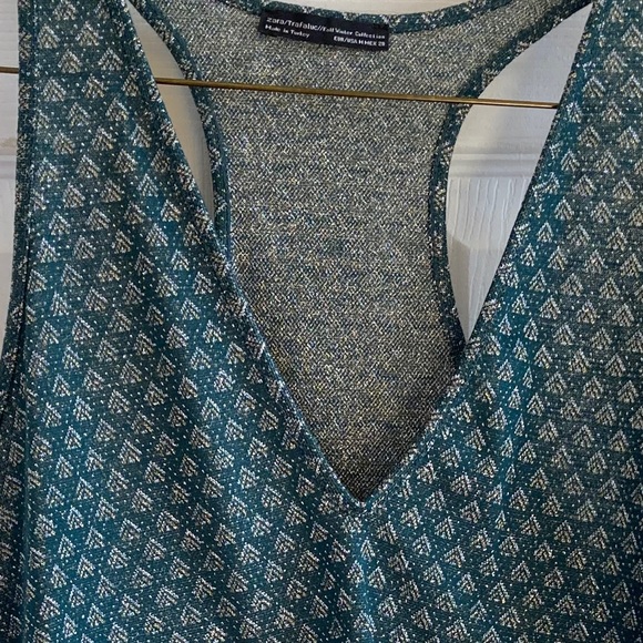 4/$30 Green and Gold Tank - Picture 4 of 4